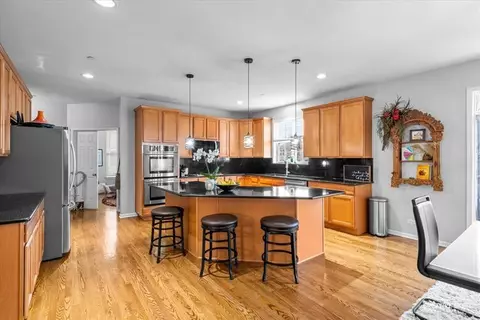 5425 Nicholson Dr, Hoffman Estates, IL 60192 photo 16