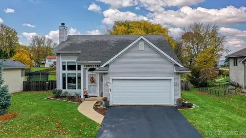 1338 Mabel Ln, Lake Holiday, IL 60548