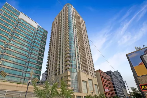 125 S Jefferson St #P-236, Chicago, IL 60661