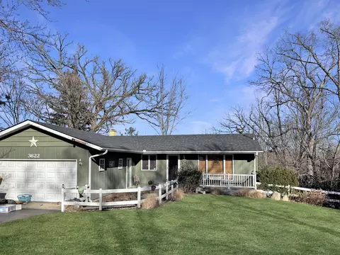 3622 Burton Trl, Crystal Lake, IL 60014