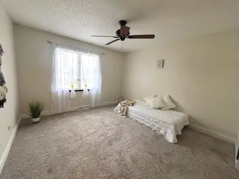 Bedroom - 462 E Lorraine Ave, Addison, IL 60101 photo 2 of 7