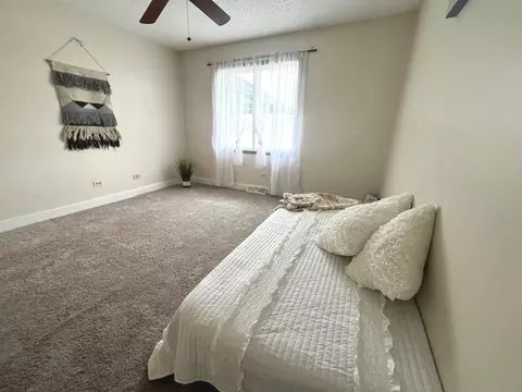 Bedroom - 462 E Lorraine Ave, Addison, IL 60101 photo 1 of 7