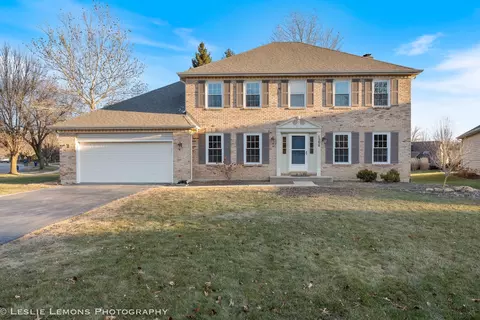 1500 Estuary Ct, Naperville, IL 60565