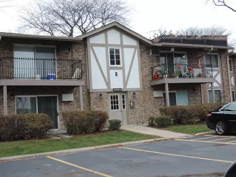 16 W520 Lake Dr #8B-105, Willowbrook, IL 60527