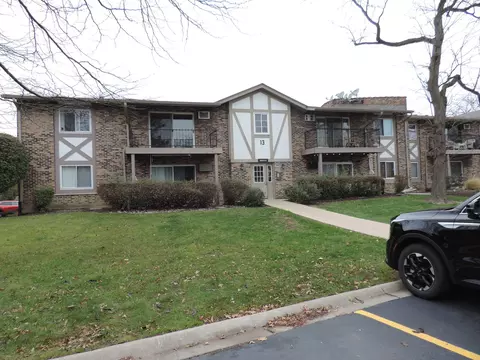 9 S070 Lake Dr #13B-205, Willowbrook, IL 60527
