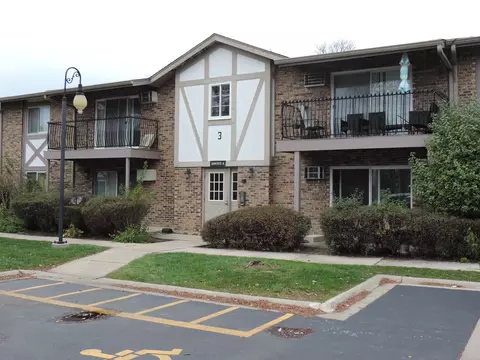 16 W515 79th St #3A-104, Willowbrook, IL 60527