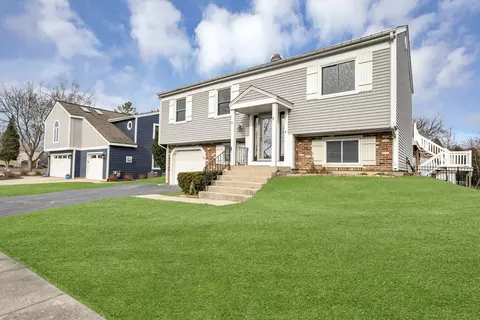247 Meade Ct, Bartlett, IL 60103 photo 3