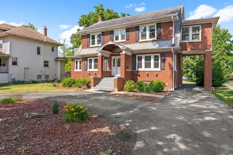 300 N Larch Ave, Elmhurst, IL 60126