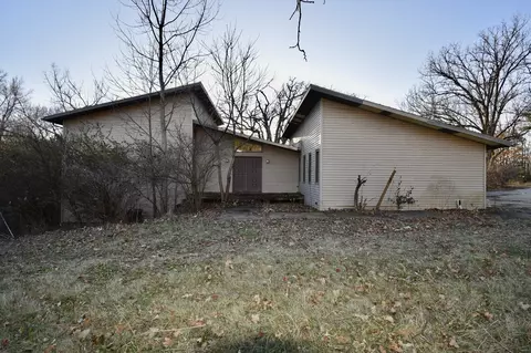 8751 Camp Rd, Bloomington, IL 61705