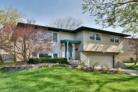 7644 161 St, Tinley Park, IL 60477