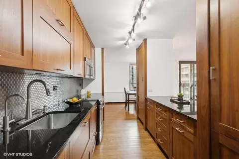 222 E Pearson St #701, Chicago, IL 60611 photo 8