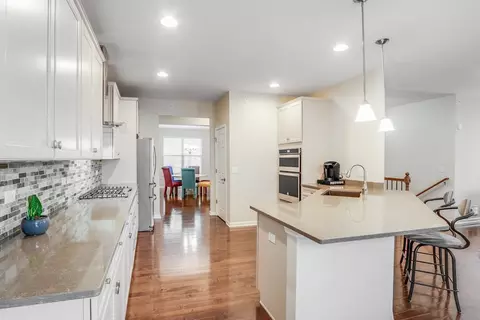 1652 Bur Oak Dr, Hoffman Estates, IL 60192 photo 11