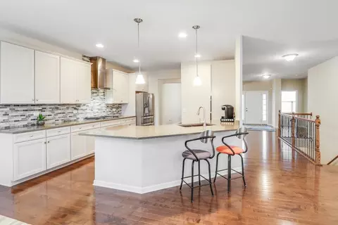 1652 Bur Oak Dr, Hoffman Estates, IL 60192 photo 7