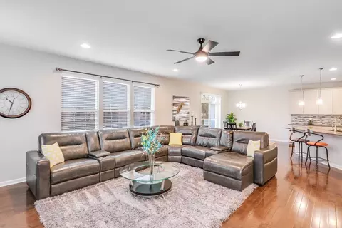 1652 Bur Oak Dr, Hoffman Estates, IL 60192 photo 17