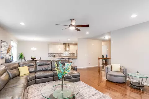1652 Bur Oak Dr, Hoffman Estates, IL 60192 photo 19