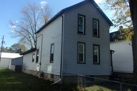 932 S Washington Ave, Kankakee, IL 60901 photo 2