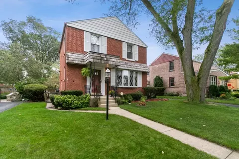8293 N Merrill St, Niles, IL 60714