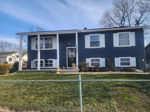 33749 N Oak St, Gages Lake, IL 60030