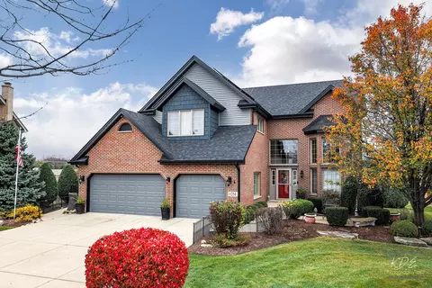 1251 S Somerset Ln, Woodridge, IL 60517