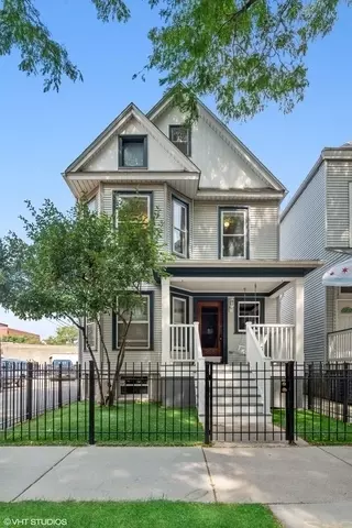 1858 W Berenice Ave #2, Chicago, IL 60613