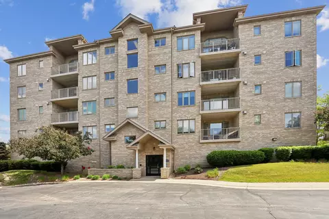 11110 Waters Edge Dr #4D, Orland Park, IL 60467