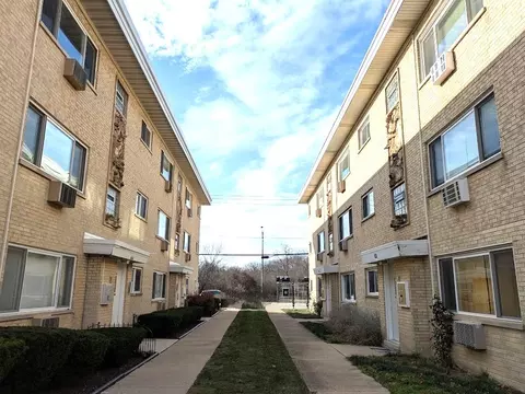5241 N East River Rd #3C, Chicago, IL 60656