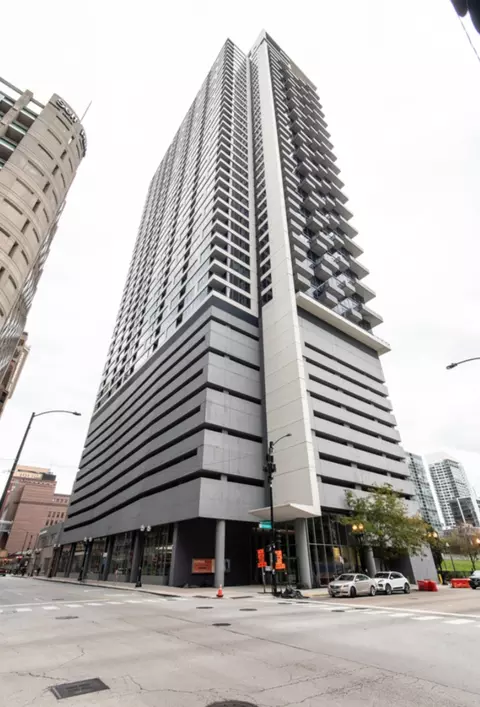 235 W Van Buren St #3106, Chicago, IL 60607
