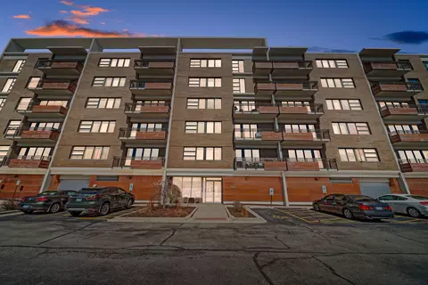 1905 S Wolf Rd #410, Hillside, IL 60162