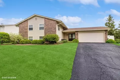 1416 Hodlmair Ln, Elk Grove Village, IL 60007