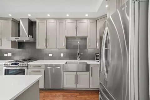 Kitchen - 1026 W Monroe St, Chicago, IL 60607 photo 2 of 5