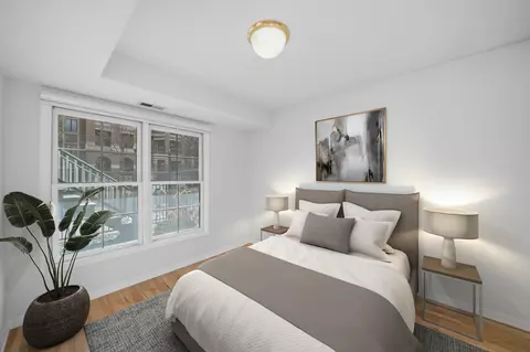 Bedroom - 1026 W Monroe St, Chicago, IL 60607 photo 4 of 5