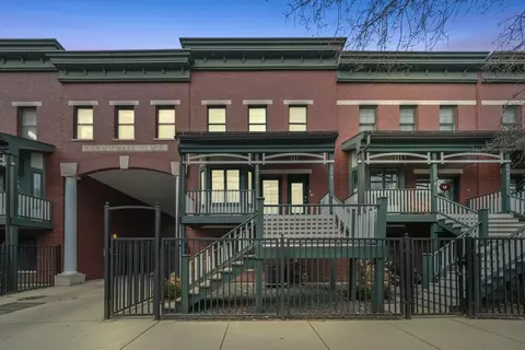 Exterior - 1026 W Monroe St, Chicago, IL 60607 photo 5 of 5