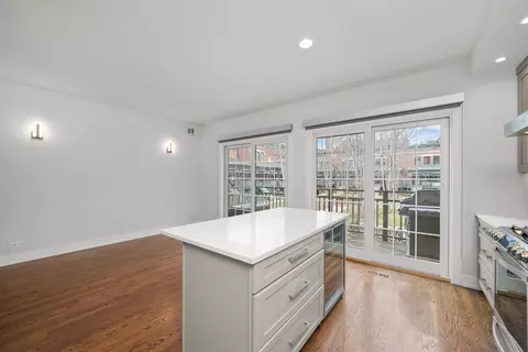 Kitchen - 1026 W Monroe St, Chicago, IL 60607 photo 5 of 5