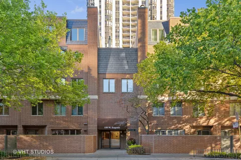 150 W Eugenie St #29, Chicago, IL 60614