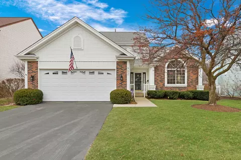 992 Tylerton Cir, Grayslake, IL 60030