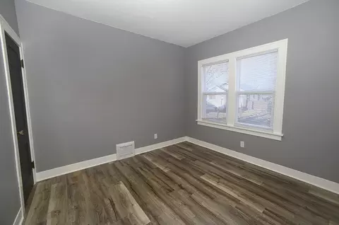 215 E Allen St, Ottawa, IL 61350 photo 7