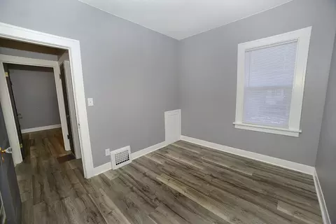 215 E Allen St, Ottawa, IL 61350 photo 8