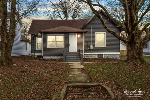 215 W Main St, Martinton, IL 60951