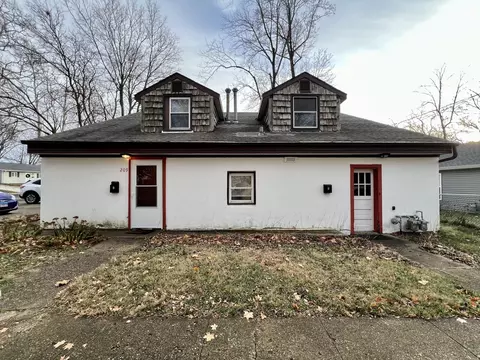 209 E Kerr Ave, Urbana, IL 61801
