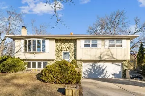 2100 Arbor Vitae Dr, Hanover Park, IL 60133