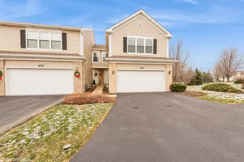 472 Windham Cove Dr, Crystal Lake, IL 60014