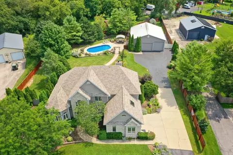 35161 N Indian Trl, Ingleside, IL 60041