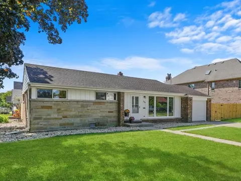 360 W Fremont Ave, Elmhurst, IL 60126