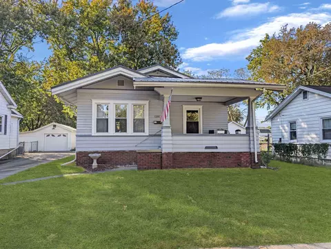 1218 Colton Ave, Bloomington, IL 61701