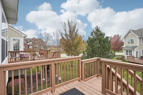 Exterior - 1246 Falcon Ridge Dr, Elgin, IL 60124 photo 3 of 4