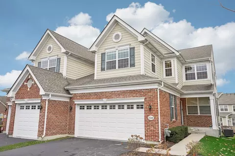 1246 Falcon Ridge Dr, Elgin, IL 60124