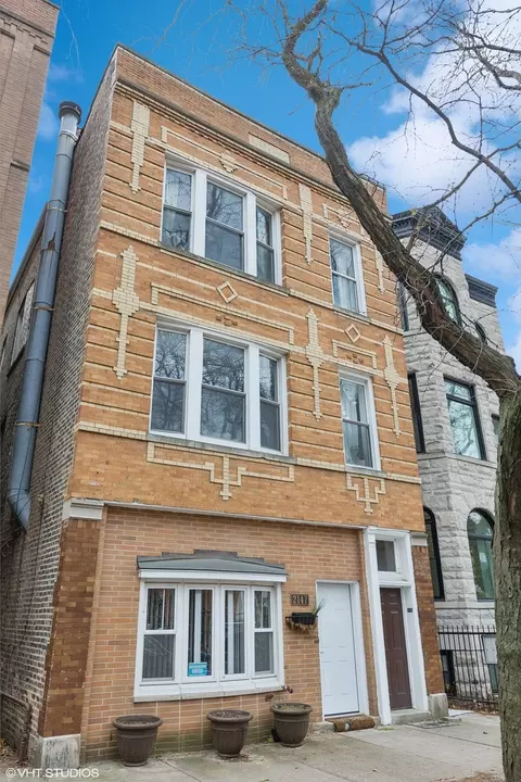 2147 W Potomac Ave #2R, Chicago, IL 60622