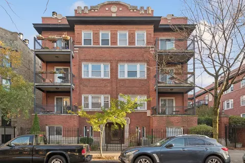 839 W Belle Plaine Ave #2, Chicago, IL 60613