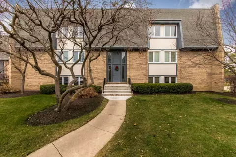 2021 Ammer Ridge Ct #202, Glenview, IL 60025