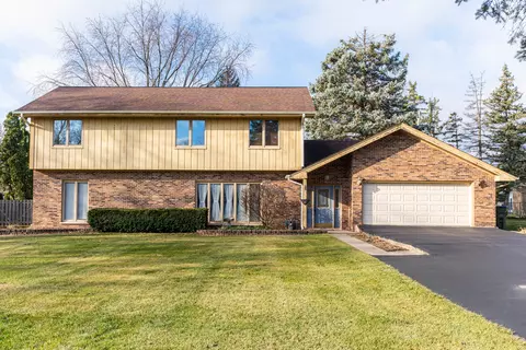 2 N356 Pearl Ave, Glen Ellyn, IL 60137